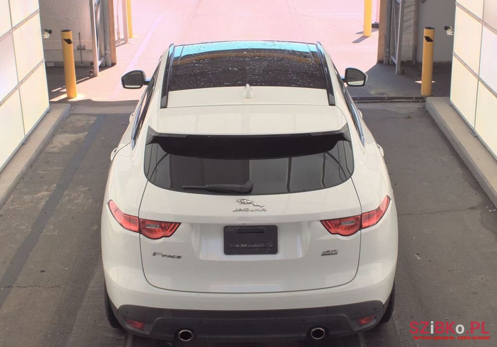 2019' Jaguar F-Pace photo #3