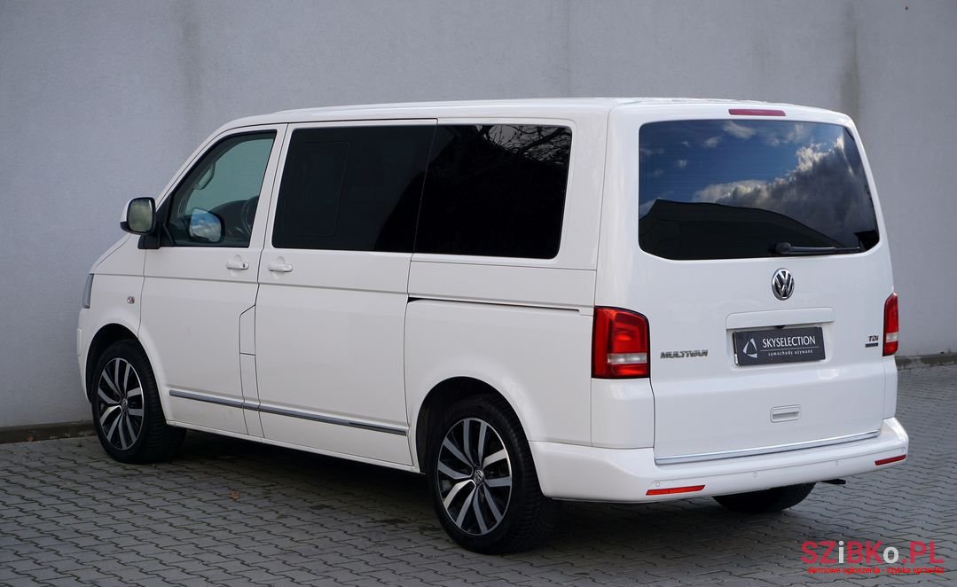 2015' Volkswagen Multivan photo #4