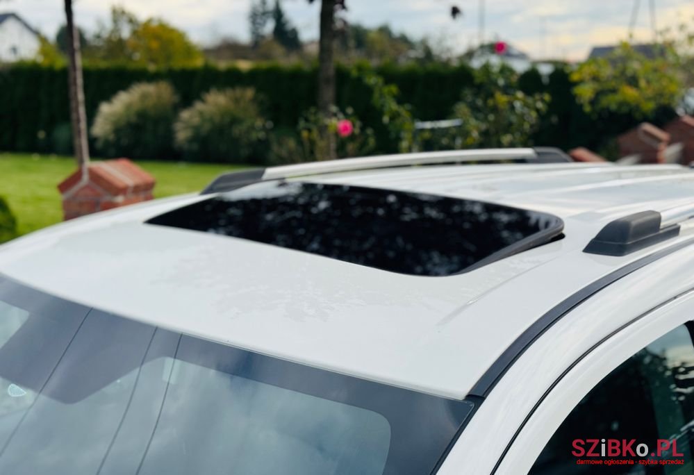 2013' Fiat Freemont photo #2