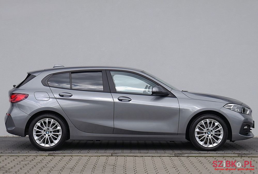 2024' BMW 1 Series photo #4