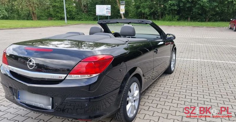 2007' Opel Astra Twin Top 1.9 Cdti Cosmo photo #4