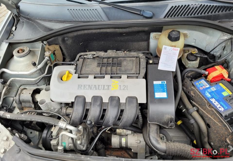 2001' Renault Clio photo #5