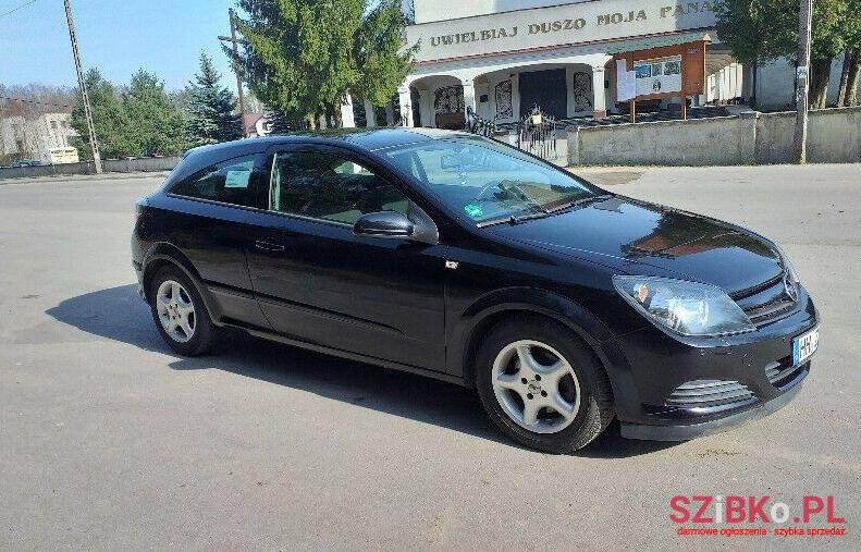 2005' Opel Astra photo #1