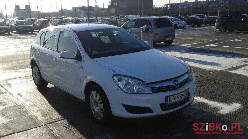 2007' Opel Astra photo #1