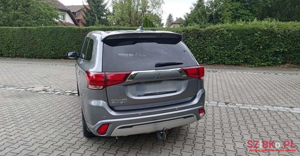 2017' Mitsubishi Outlander Intense + photo #3