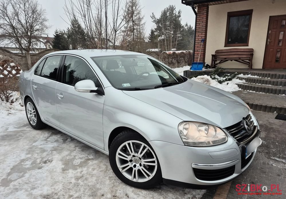 2008' Volkswagen Jetta 1.9 Tdi United photo #4