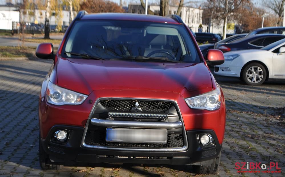 2011' Mitsubishi ASX photo #3
