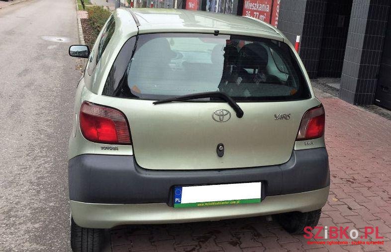 2001' Toyota Yaris photo #2