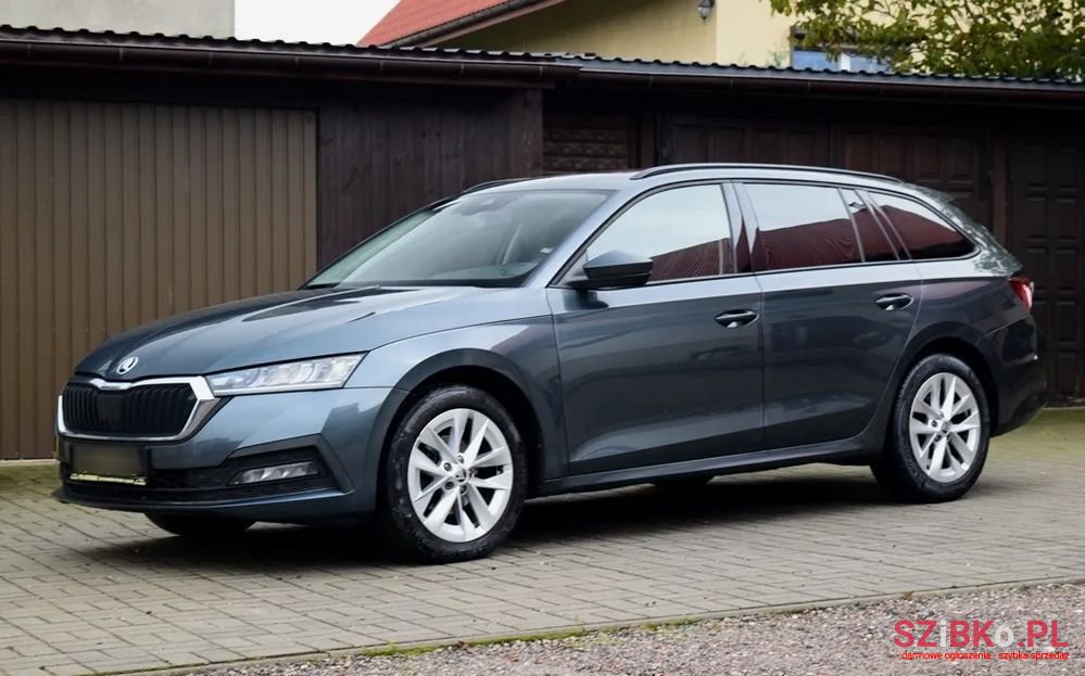 2021' Skoda Octavia photo #2