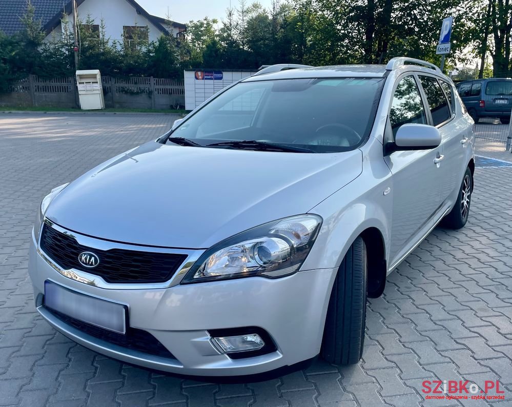 2012' Kia Ceed 1.6 Crdi 90 Spirit photo #2