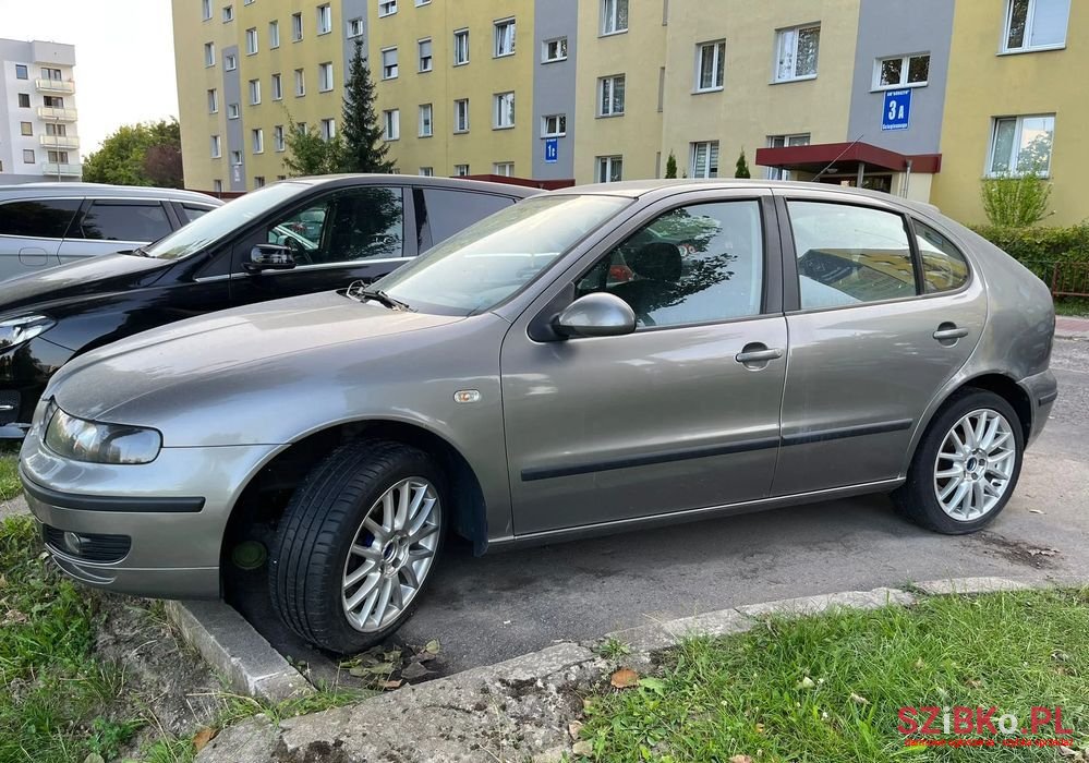 2004' SEAT Leon photo #3