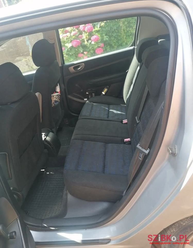 2001' Peugeot 307 2.0 Hdi photo #4