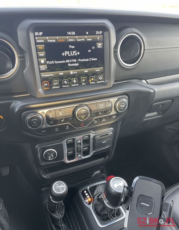 2021' Jeep Wrangler photo #4