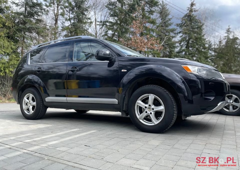 2008' Mitsubishi Outlander photo #1