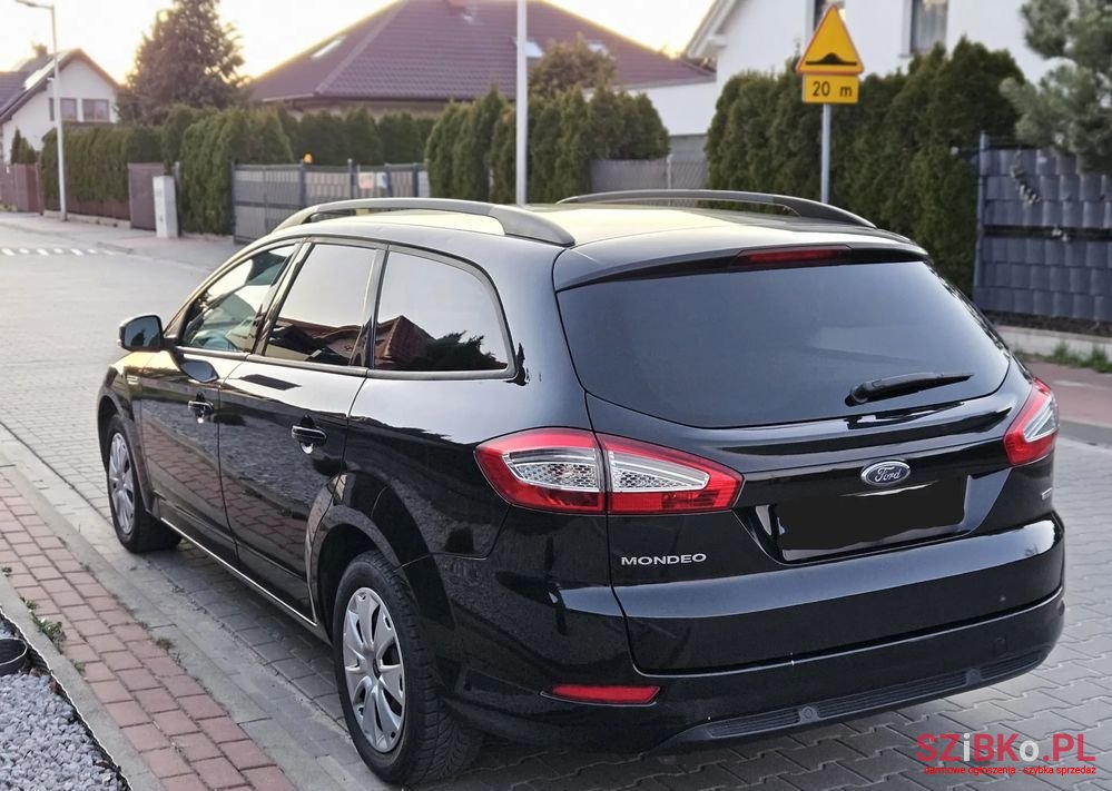 2010' Ford Mondeo 2.0 Tdci Ambiente photo #3