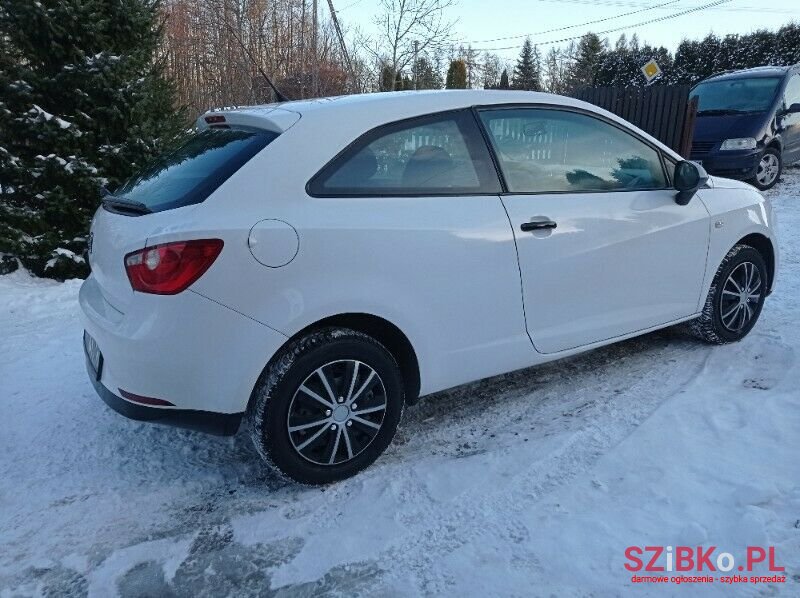 2011' SEAT Ibiza photo #4