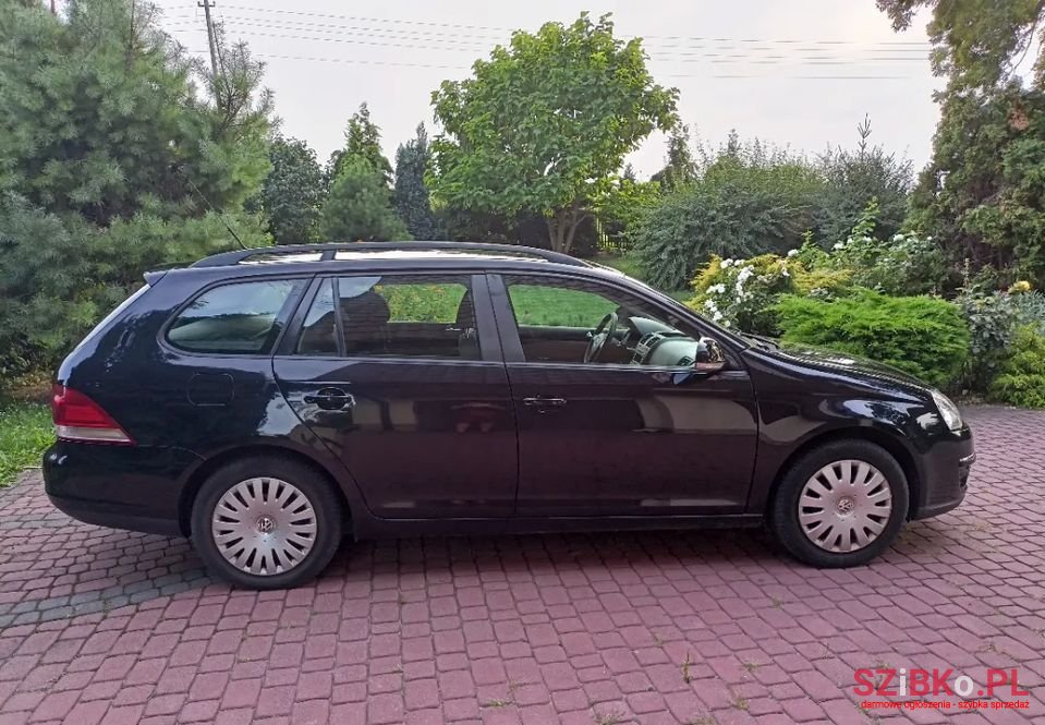 2008' Volkswagen Golf photo #6