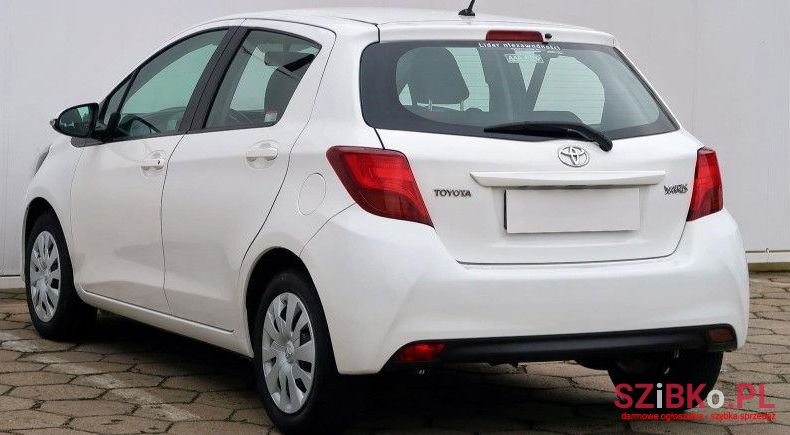 2016' Toyota Yaris photo #3