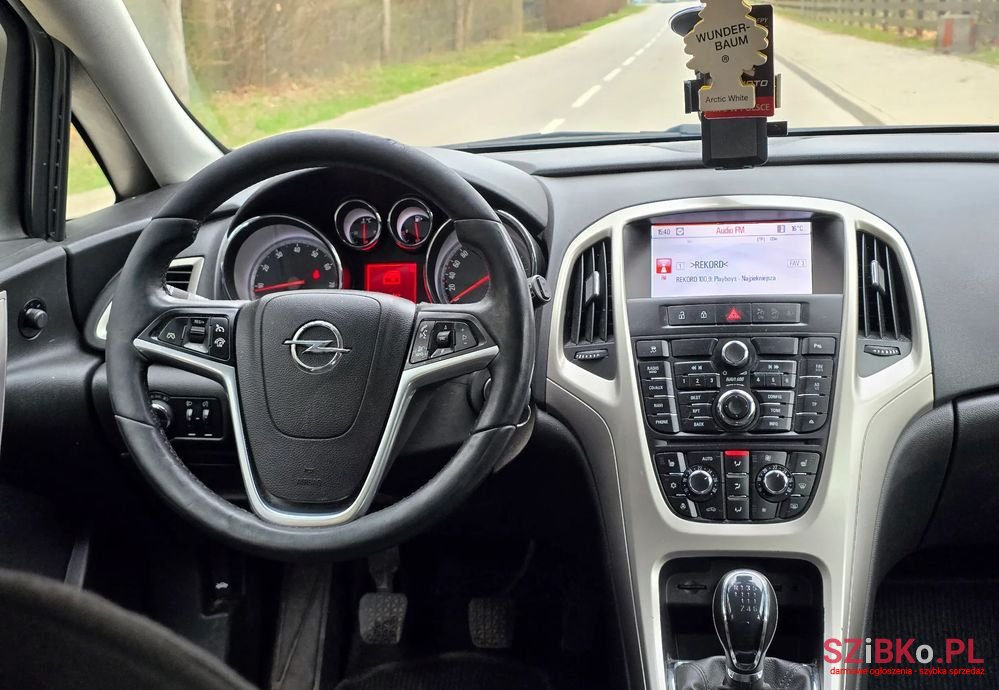 2013' Opel Astra 1.4 Turbo Color Edition photo #4