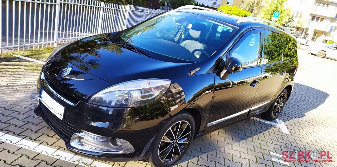 2012' Renault Grand Scenic photo #1