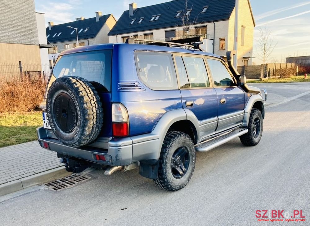2001' Toyota Land Cruiser Prado photo #3