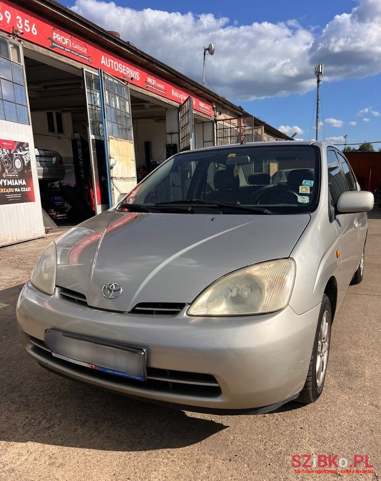 2001' Toyota Prius photo #2