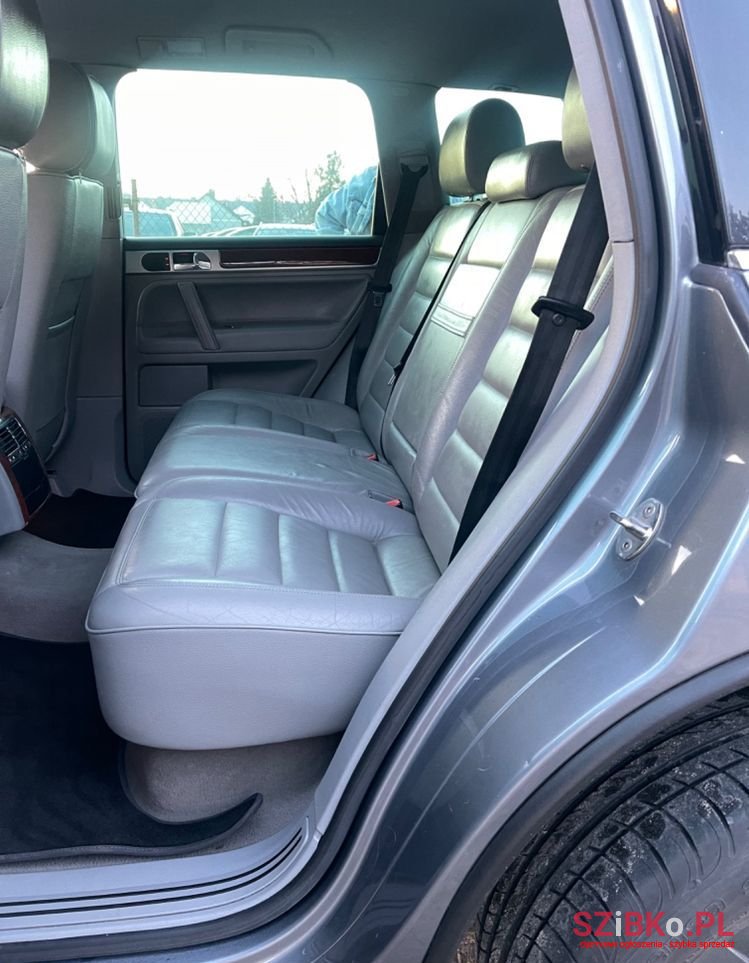 2004' Volkswagen Touareg photo #6
