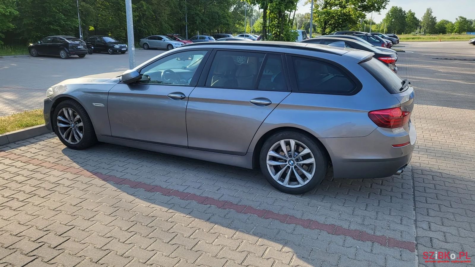 2016' BMW 5 Series photo #1