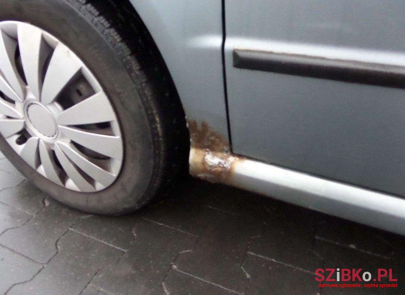 2001' Skoda Fabia photo #2