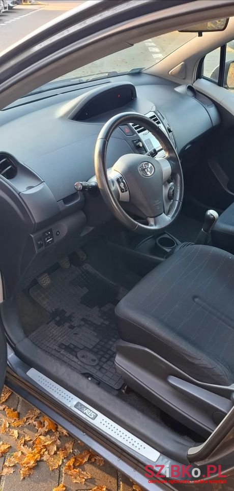 2008' Toyota Yaris 1.3 Sol photo #3