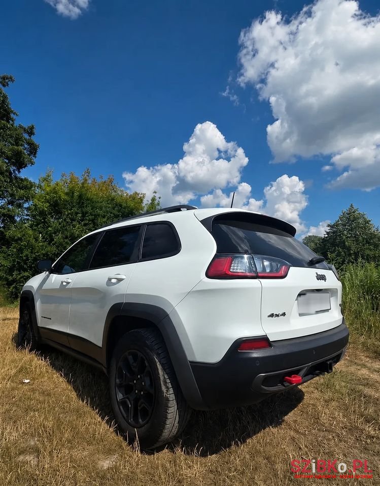 2019' Jeep Cherokee photo #3