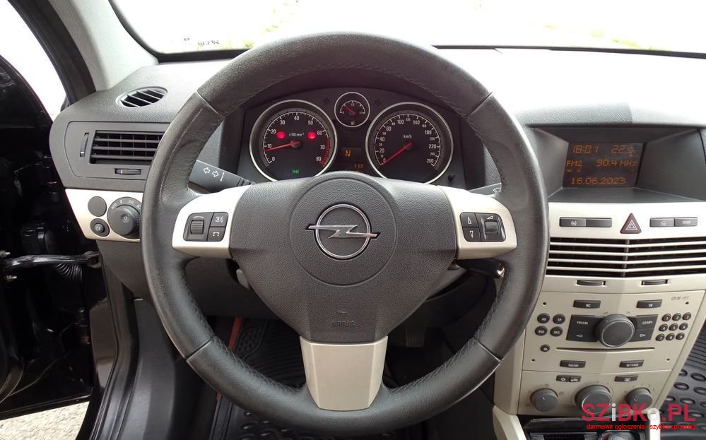 2007' Opel Astra photo #6