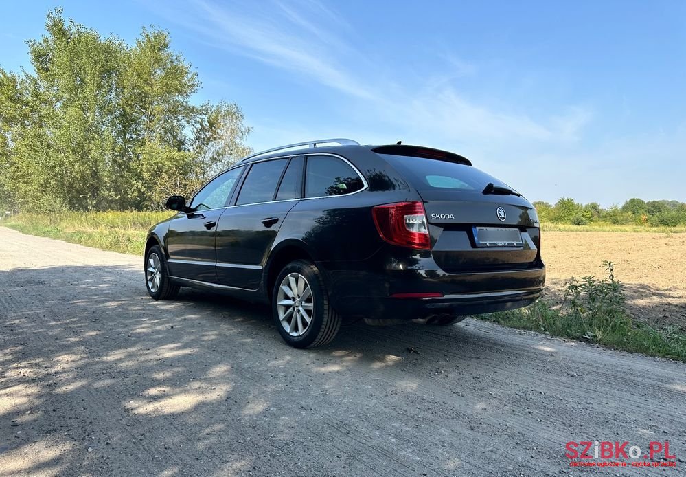 2014' Skoda Superb photo #5