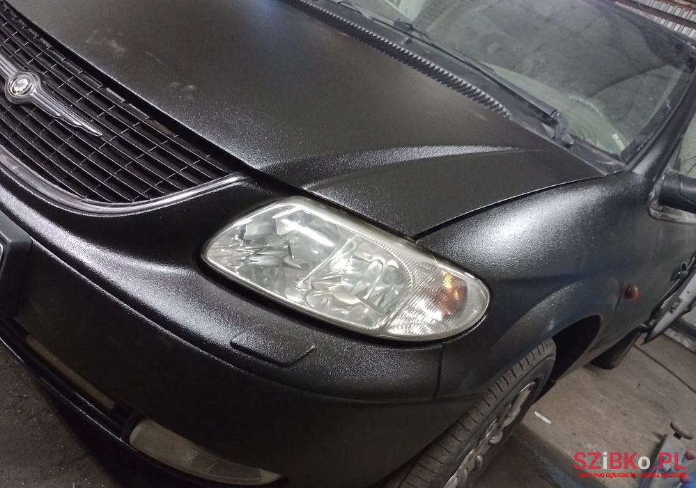 2001' Chrysler Voyager photo #3