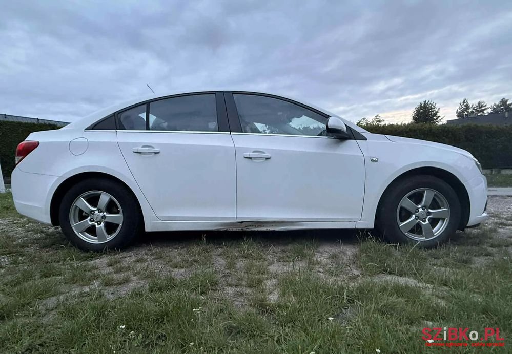 2009' Chevrolet Cruze 1.6 Ls photo #6