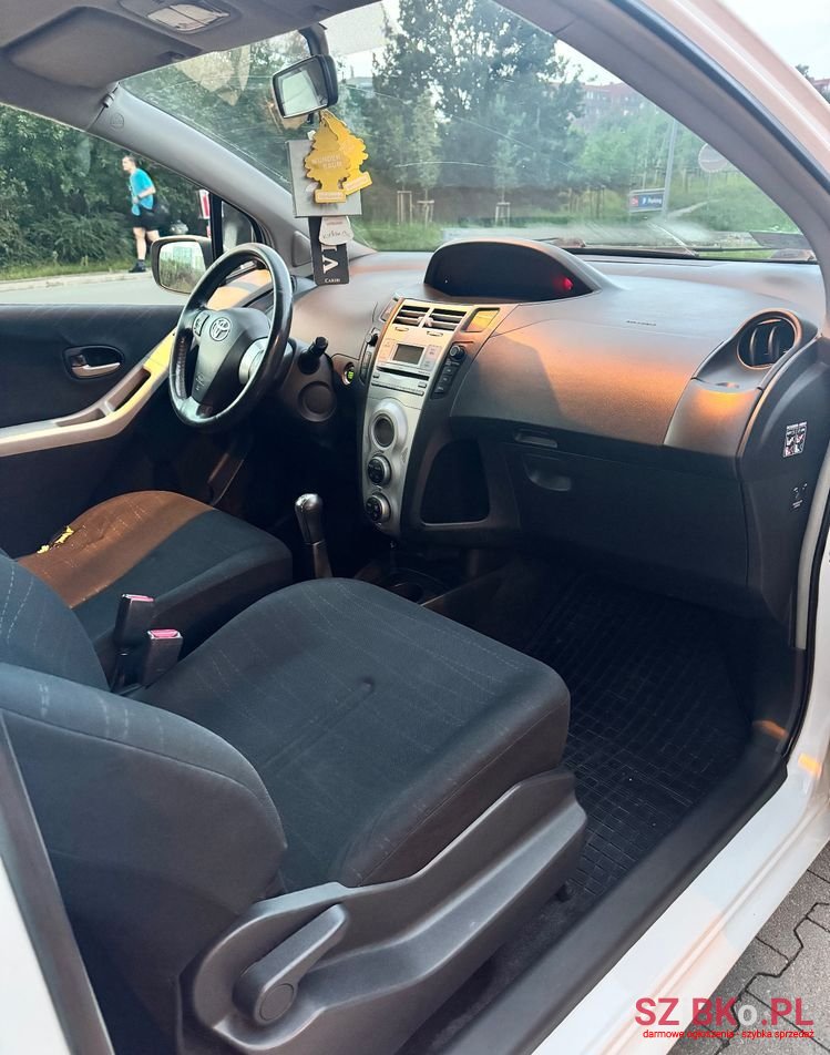 2006' Toyota Yaris 1.3 Blue photo #6