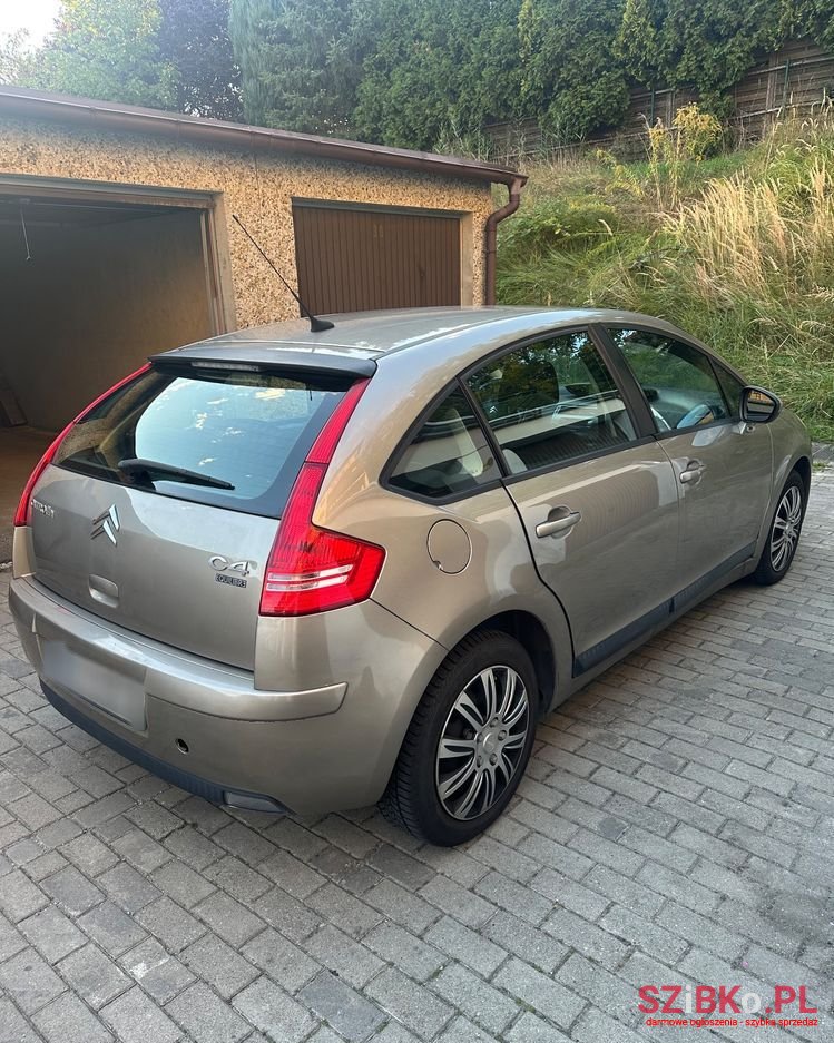 2009' Citroen C4 1.6 Vti Equilibre photo #2