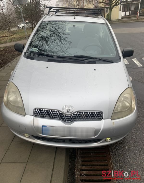 1999' Toyota Yaris 1.0 Luna photo #1