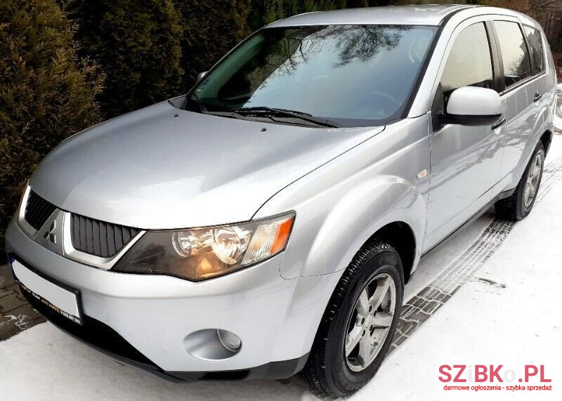 2008' Mitsubishi Outlander photo #6