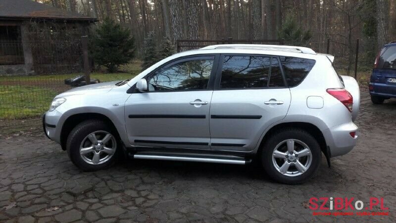 2007' Toyota RAV4 photo #3