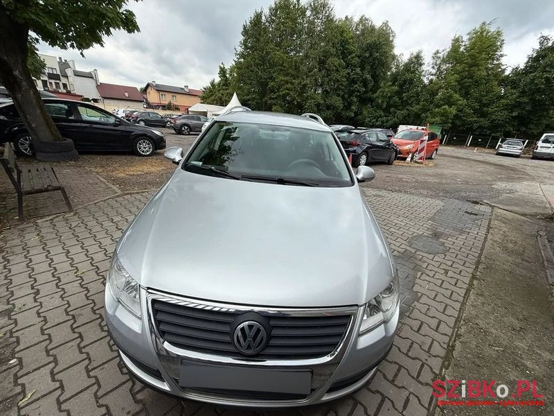 2006' Volkswagen Passat photo #2