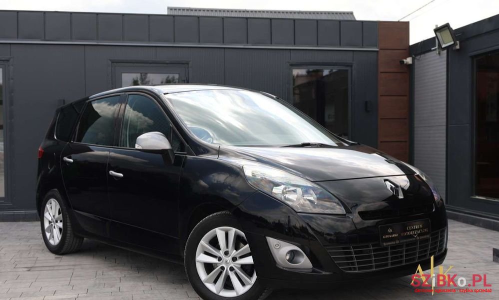 2010' Renault Grand Scenic photo #2