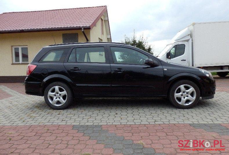 2008' Opel Astra photo #1