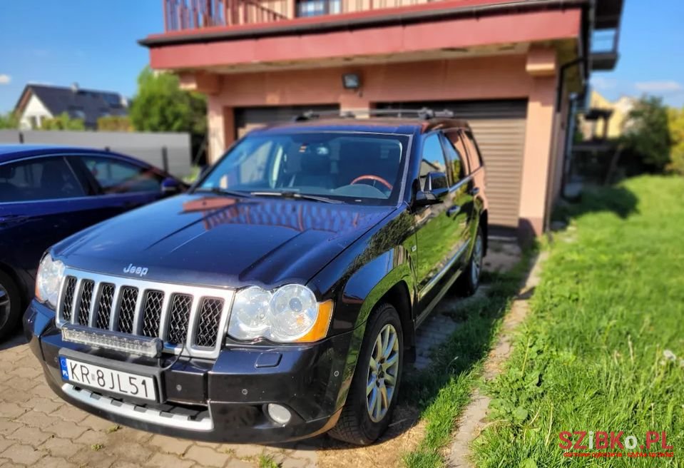 2009' Jeep Grand Cherokee photo #2