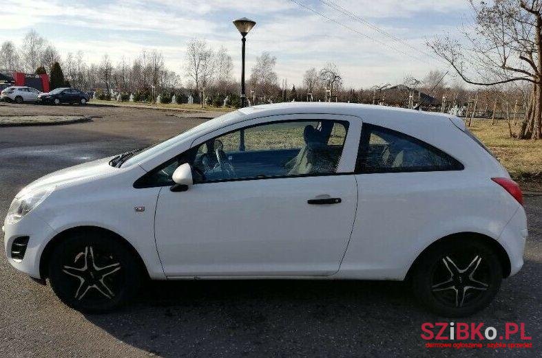 2011' Opel Corsa photo #1