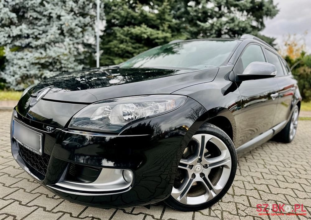 2011' Renault Megane photo #3