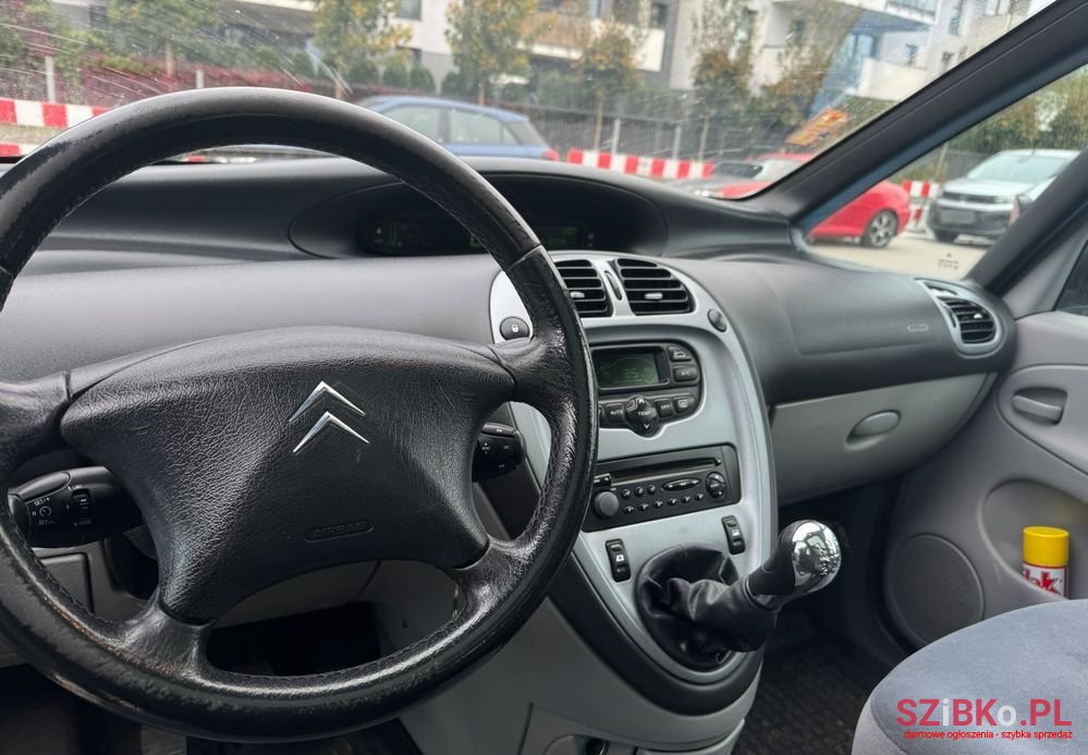 2006' Citroen Xsara Picasso photo #3
