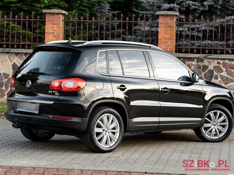 2010' Volkswagen Tiguan photo #3