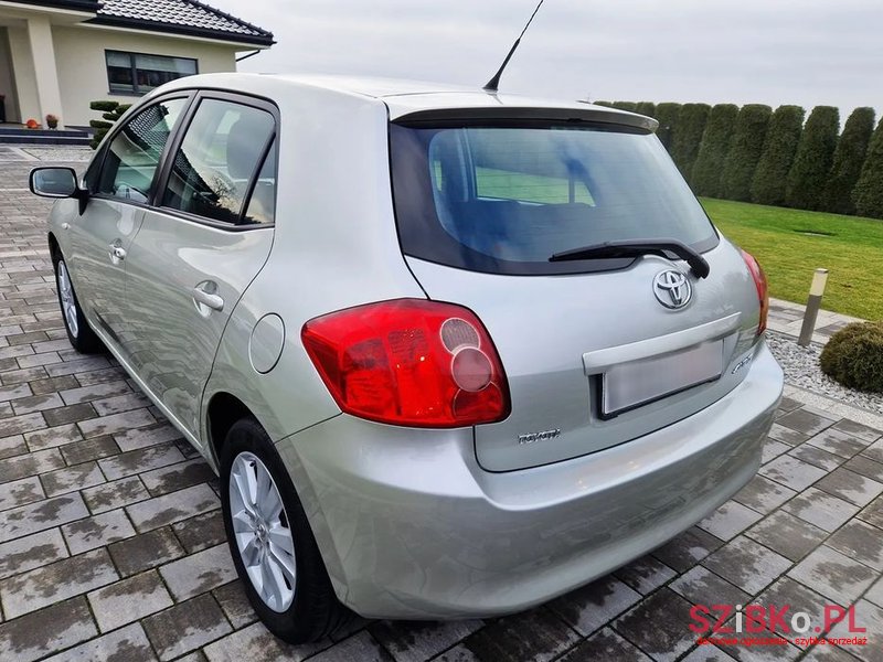 2007' Toyota Auris photo #6