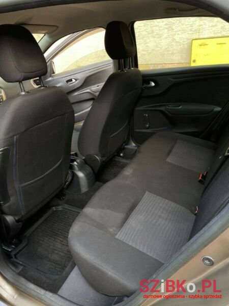 2015' Peugeot 301 photo #4